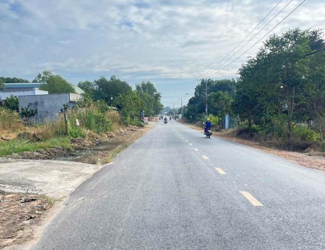 Bán 4.300m2 giá 185 triệu đất gần kcn shr bao mọi phí sang tên